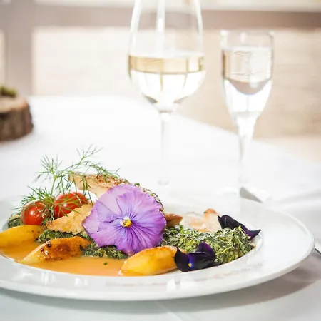 Quellenhof מלון 3*