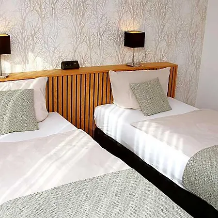 Hotel Quellenhof 3*